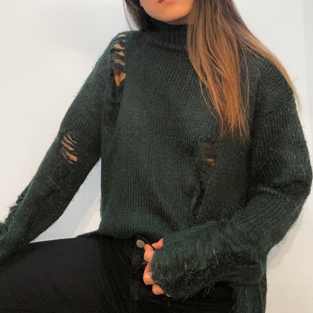 Lush Oversized Distressed Sweater - S / Dark Green